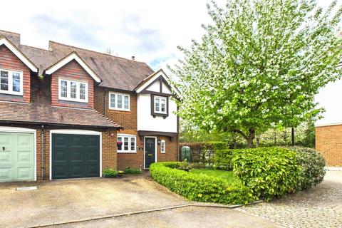3 bedroom house for sale, Riverbank, Piccotts End