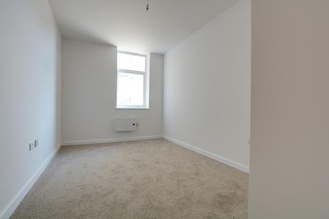 2 bedroom apartment to rent, Victoria Avenue, Southend-On-Sea SS2