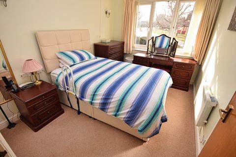 2 bedroom retirement property for sale, Priory Court, Shirley B90