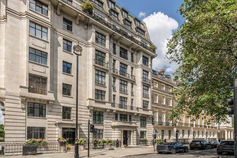 2 bedroom flat for sale, Portland Place, London W1B