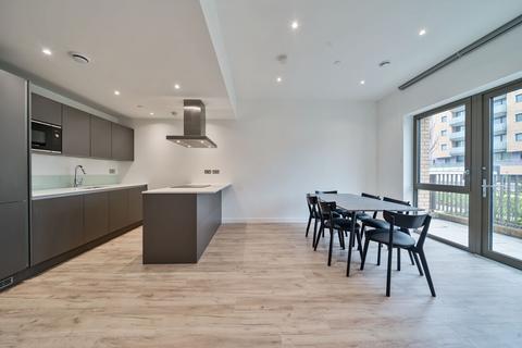 undefined, London E16