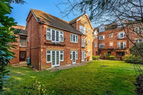 3 bedroom retirement property for sale, PEGASUS COURT, LEATHERHEAD, KT22