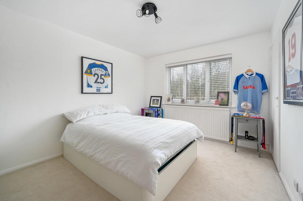 66 Woodland Court bn3 (18)
