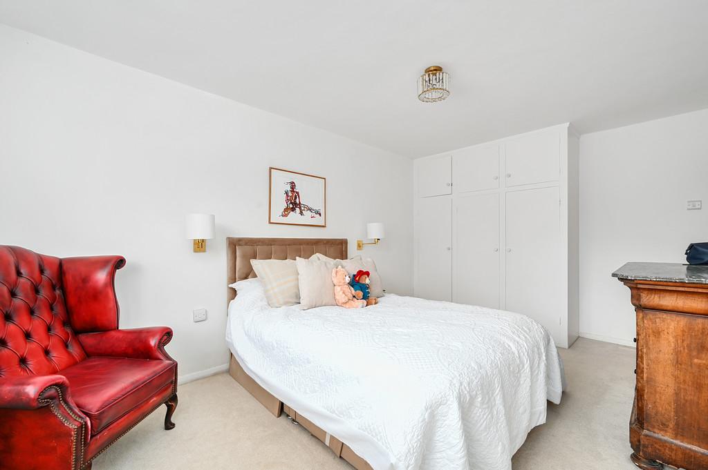 66 Woodland Court bn3 (11)