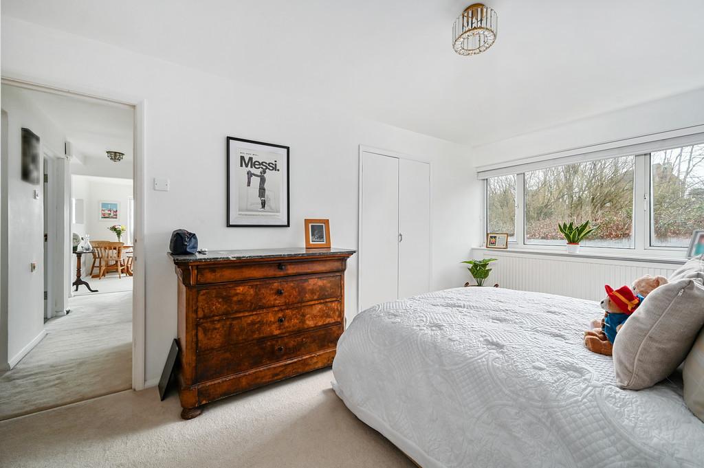66 Woodland Court bn3 (22)