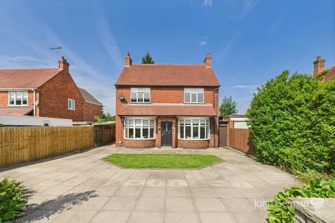 2 bedroom detached house for sale, Lichfield Road, Barton Under Needwood