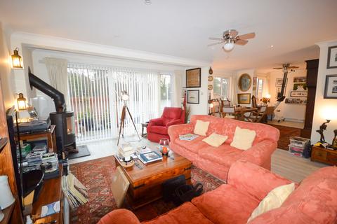 3 bedroom detached house for sale, Sunbury Court Island, Sunbury-on-Thames