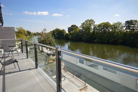 Sunbury Court Island, Sunbury-on-Thames