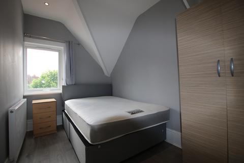 2 bedroom apartment to rent, Station Parade, London, NW2