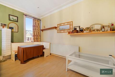 2 bedroom apartment for sale, Lushington Road, London NW10