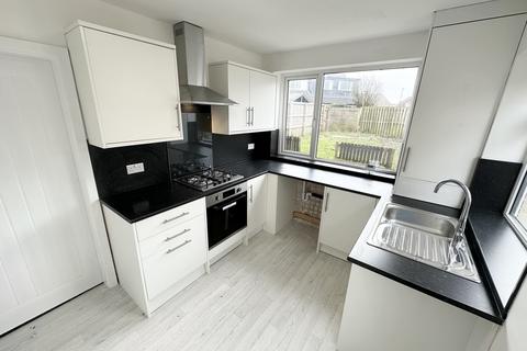 3 bedroom semi-detached house to rent, Tyersal Close, Tyersal