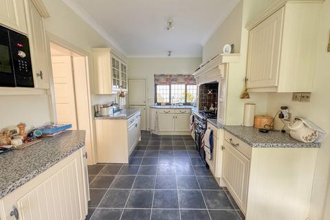 86 High Road, Hockley, SS5 4TA