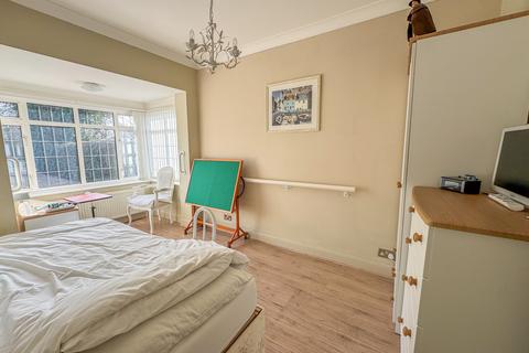 86 High Road, Hockley, SS5 4TA