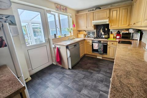9 Brentor Close, Exeter, EX4 2ES