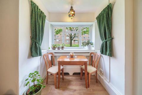 2 bedroom flat for sale, Rye Hill Estate, Peckham Rye