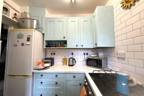 2 bedroom flat for sale, Rye Hill Estate, Peckham Rye