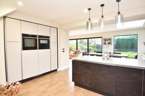 13 Beechwood Grove, Harrogate, HG2 8QP