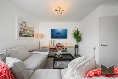 2 bedroom apartment to rent, Welham Road, Southgate