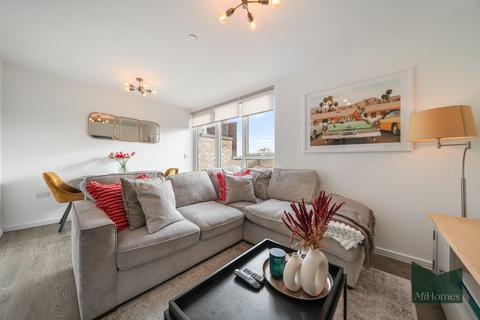 2 bedroom apartment to rent, Welham Road, Southgate
