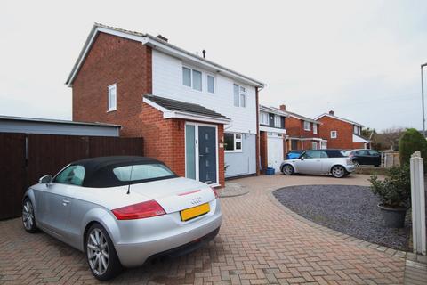 3 bedroom detached house for sale, Merllyn Avenue, Deeside