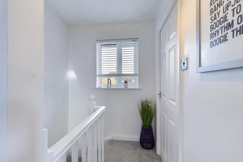 3 Bignor Close, Horsham, RH12 5JQ