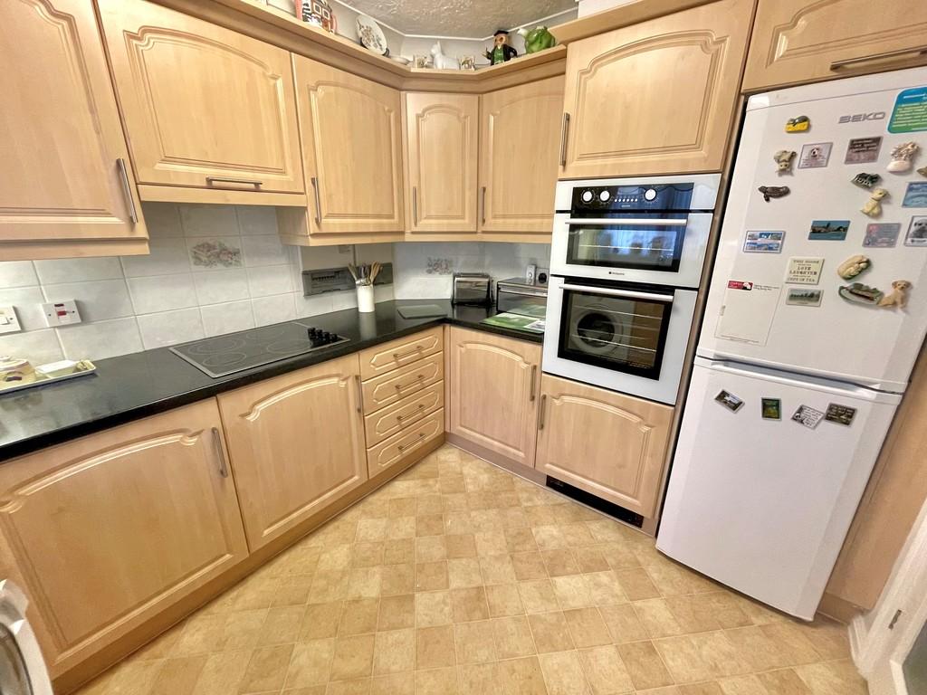 27 The Leas Kitchen 2