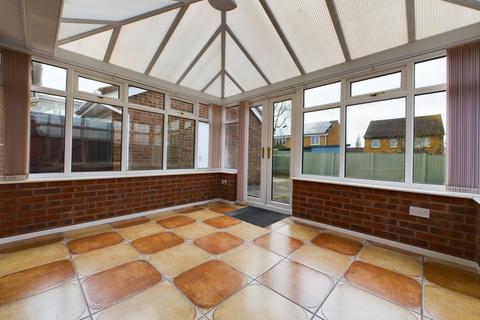 2 bedroom detached bungalow for sale, Oak Road, Grassmoor