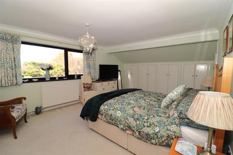 22 Meads Road, Bexhill-on-sea, TN39 4SY