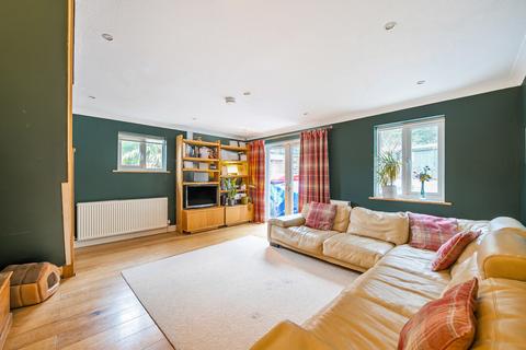 4 bedroom end of terrace house for sale, Foresters Close, Surrey GU21