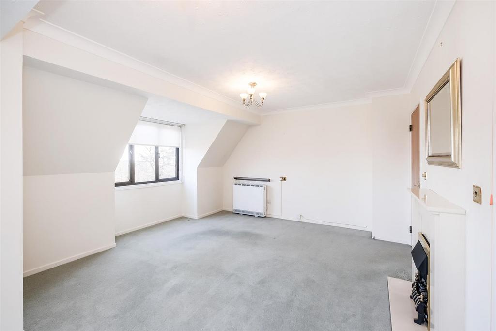 40 Manor Court Lodge-12.jpg