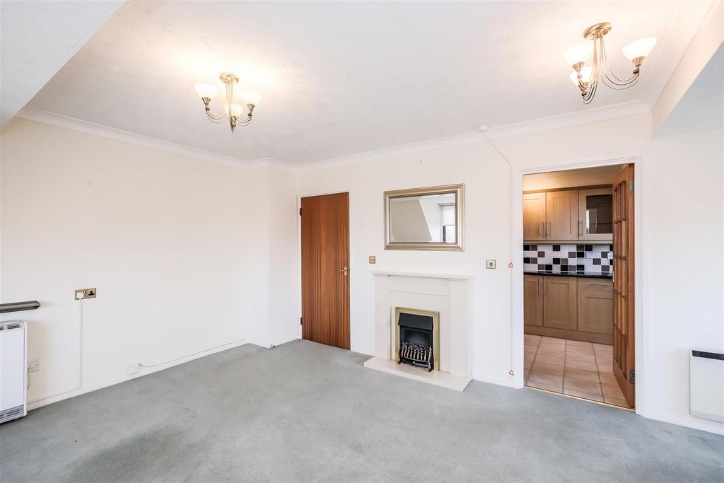 40 Manor Court Lodge-13.jpg