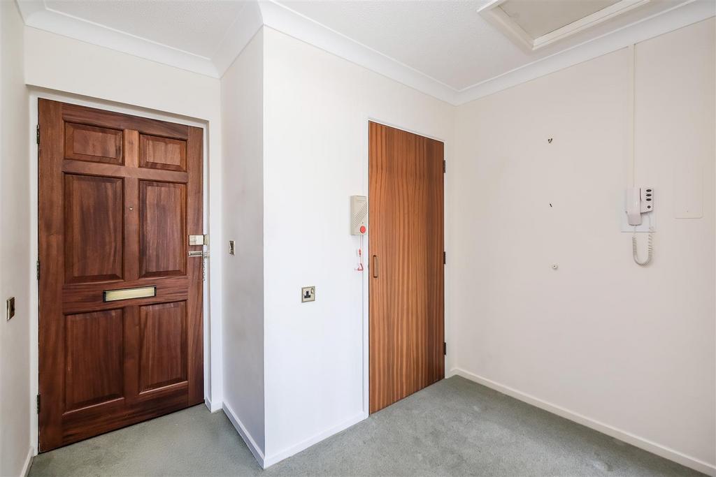 40 Manor Court Lodge-7.jpg