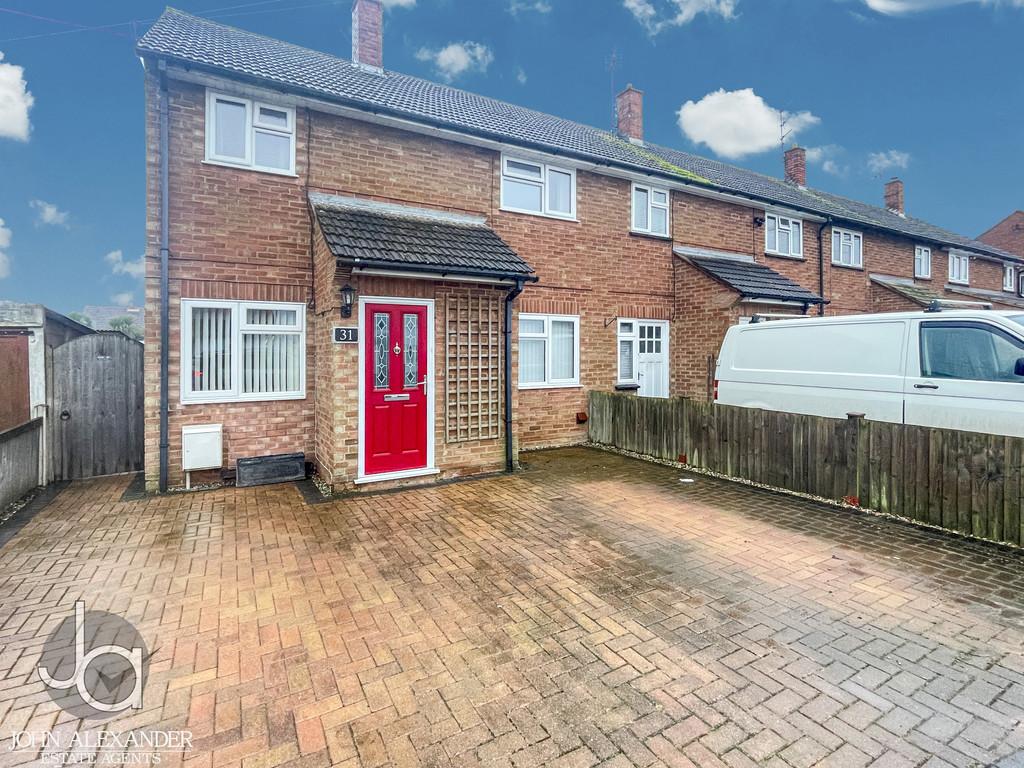 Oak Road, Tiptree, Colchester 3 bed end of terrace house - £300,000