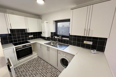 2 bedroom flat to rent, Torrington Street, Grimsby, DN32