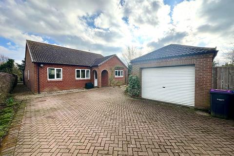 4 bedroom bungalow to rent, West Street, Market Rasen, LN7