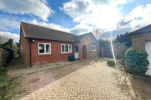 4 bedroom bungalow to rent, West Street, Market Rasen, LN7