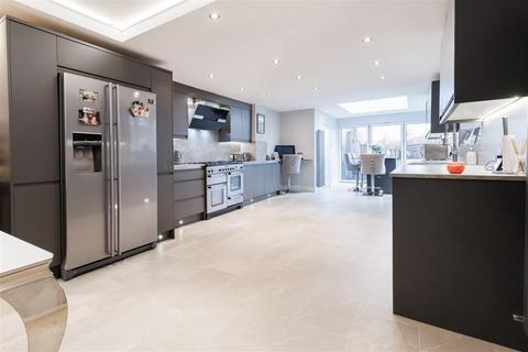 43 Upland Road, Thornwood, Epping, CM16 6NJ