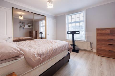 43 Upland Road, Thornwood, Epping, CM16 6NJ
