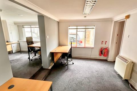 Office to rent, Park House, Petersfield GU32