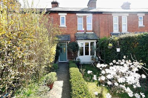 3 bedroom terraced house for sale, Osborne Road, Petersfield GU32