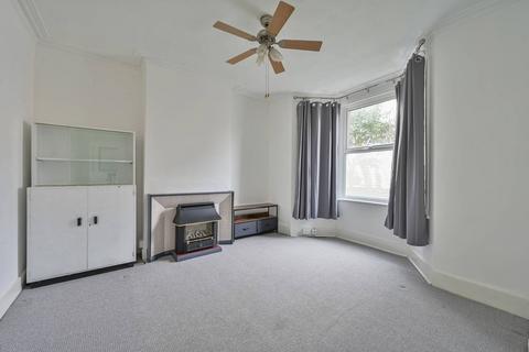 3 bedroom terraced house to rent, Pelham Road, Wimbledon, London, SW19