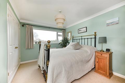 12 Knapps Hard, West Meon, Petersfield, GU32 1LE