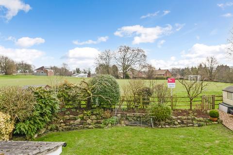 12 Knapps Hard, West Meon, Petersfield, GU32 1LE
