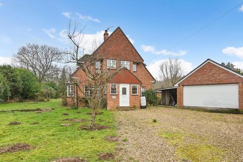 4 bedroom detached house for sale, Buckmore Avenue, Hampshire GU32