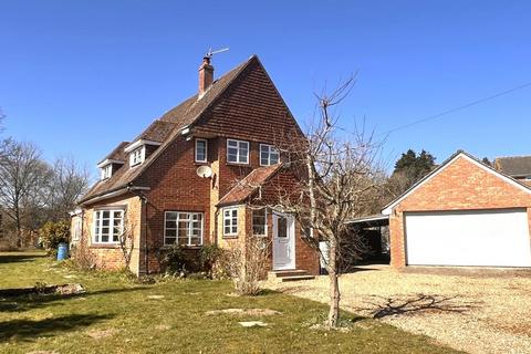 4 bedroom detached house for sale, Buckmore Avenue, Hampshire GU32