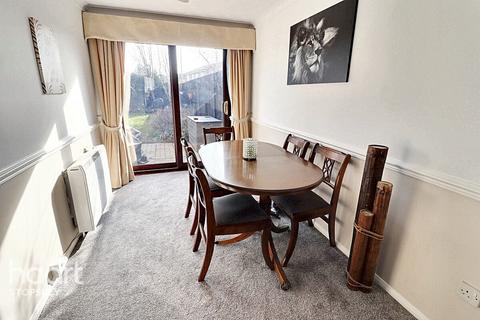 14 Claverley Green, Luton, LU2 8TA
