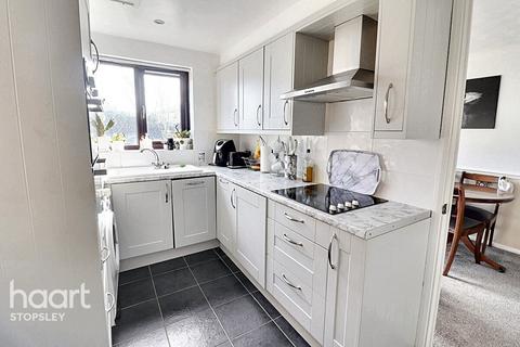 14 Claverley Green, Luton, LU2 8TA