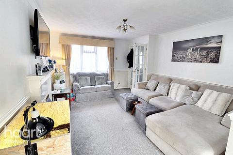 14 Claverley Green, Luton, LU2 8TA