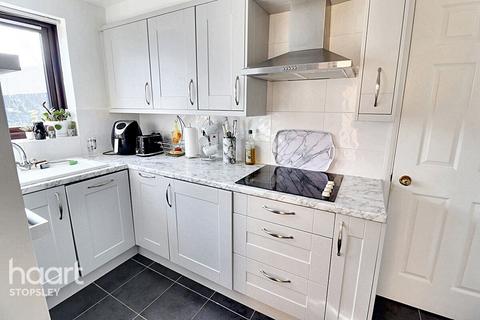 14 Claverley Green, Luton, LU2 8TA