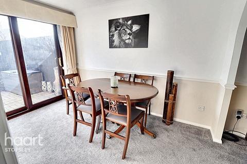 14 Claverley Green, Luton, LU2 8TA